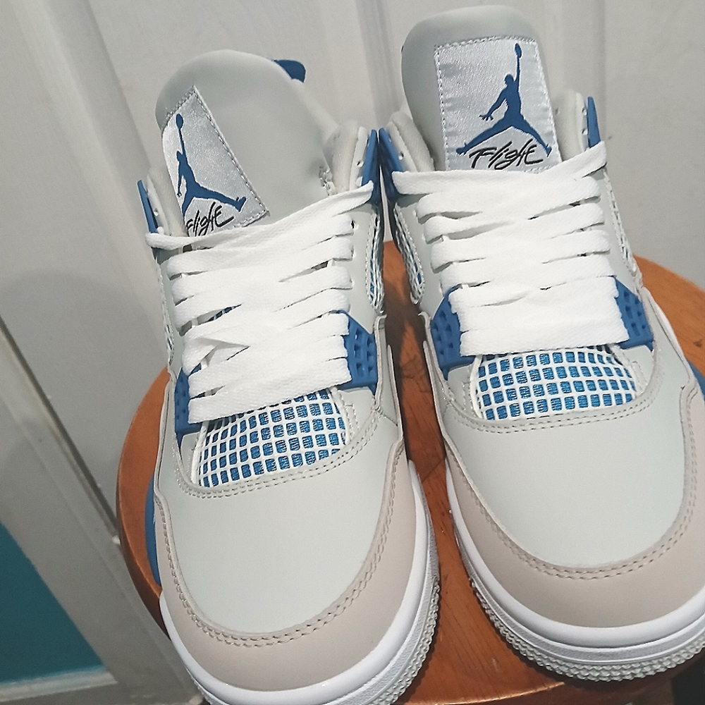 Air Jordan 4 Retro